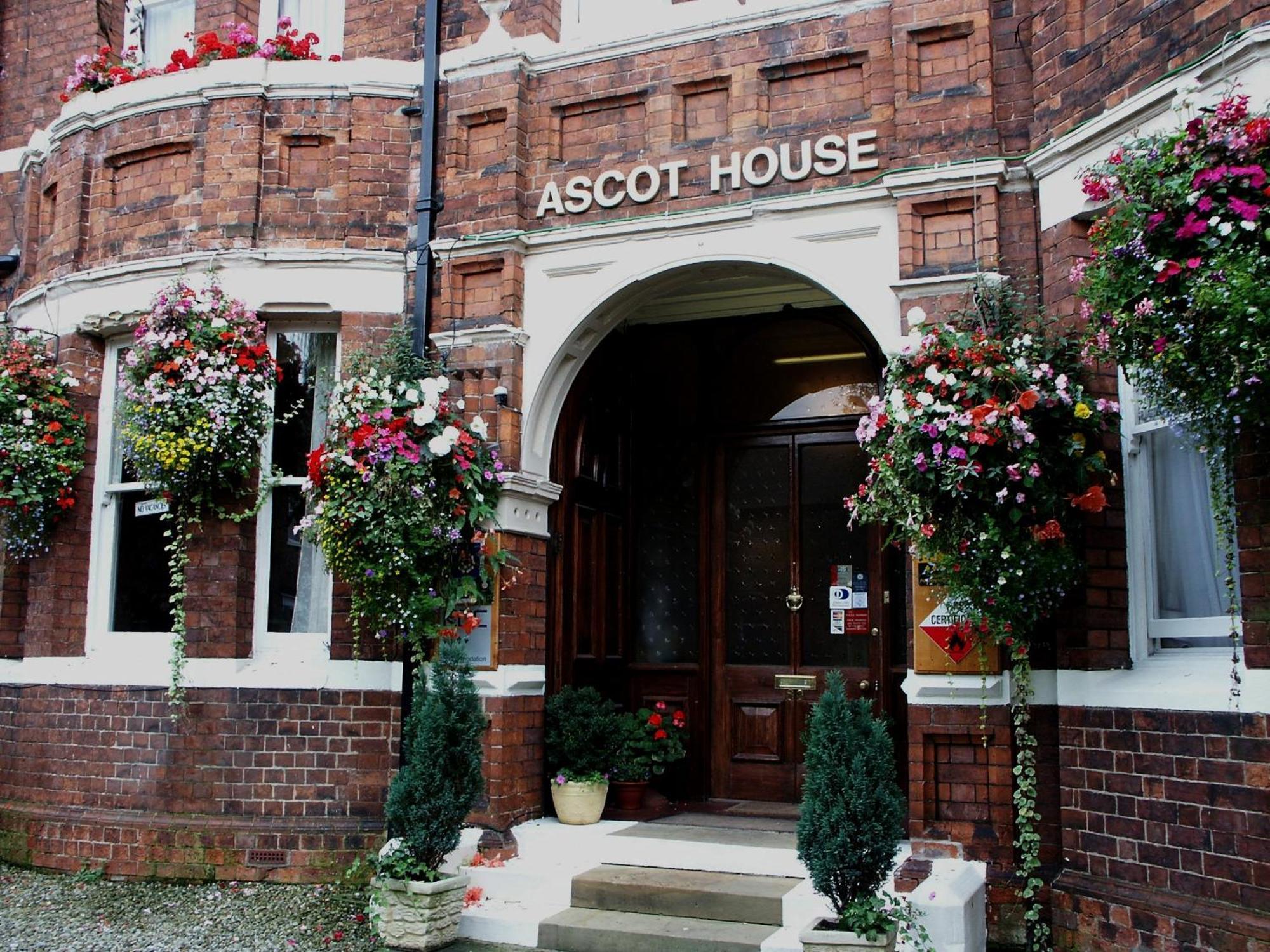 Отель Ascot House Йорк Экстерьер фото